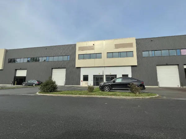 Local d'activité 1505 m²