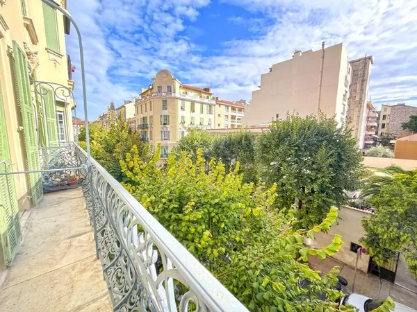 LIBERATION - Bourgeois - 4P 114 m² - Balcons 18m² - A rénover