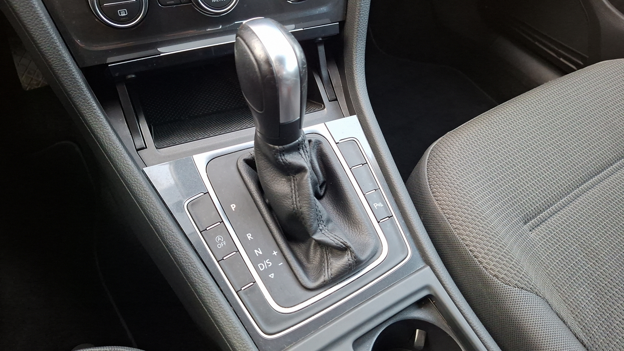 Volkswagen Golf 2.0 TDI 150 DSG7 — photo 47