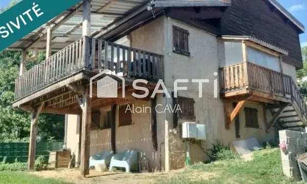 Maison de 90m² sur 2 niveaux avec parking prive, abri de jardin sur 227m² de terrain cloturé