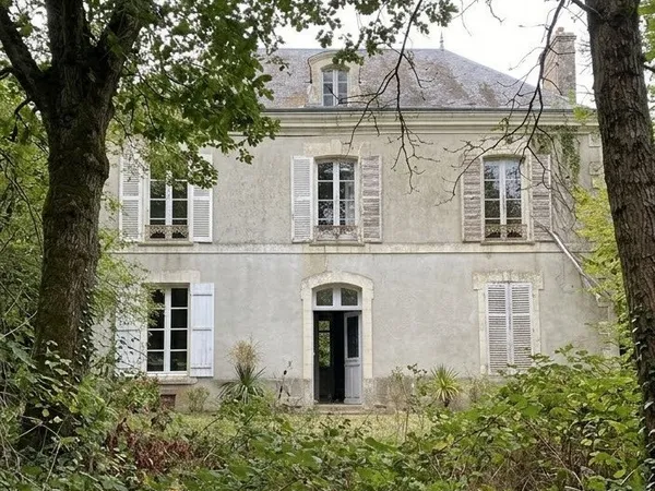 À 15 MINUTES DE DOURDAN PROPRIÉTÉ DE CARACTÈRE À FORT POTE