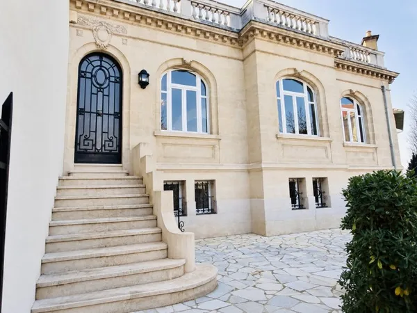 Loue Meublé de prestige, 2 chambres, 100m² - Bordeaux (33000)