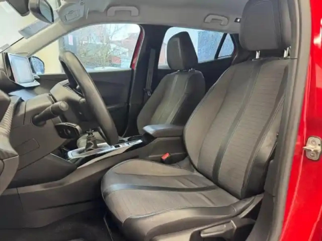Peugeot 2008 1.2 puretech 100ch s&amp;s allure — photo 6