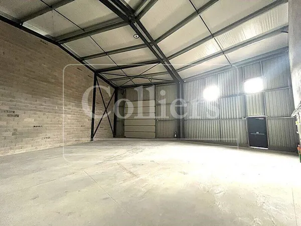 Local d'activité 192 m²