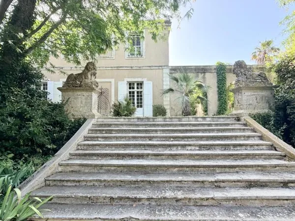 Maison 8 pièces 416 m²