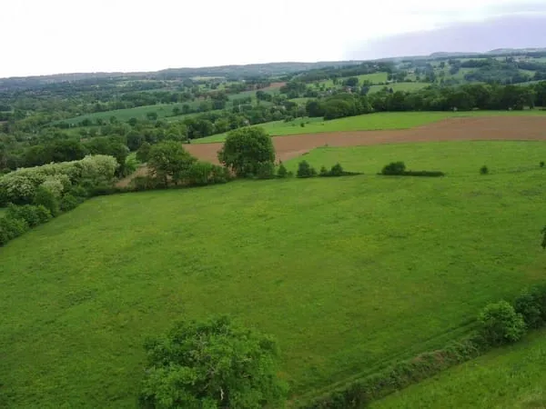 Terrain 106035 m²