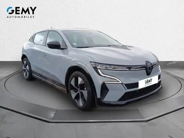 Renault Megane e-tech ev40 130ch standard charge — photo 3