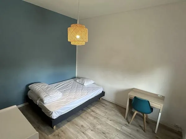 Chambre meublée de 11 m2 à louer