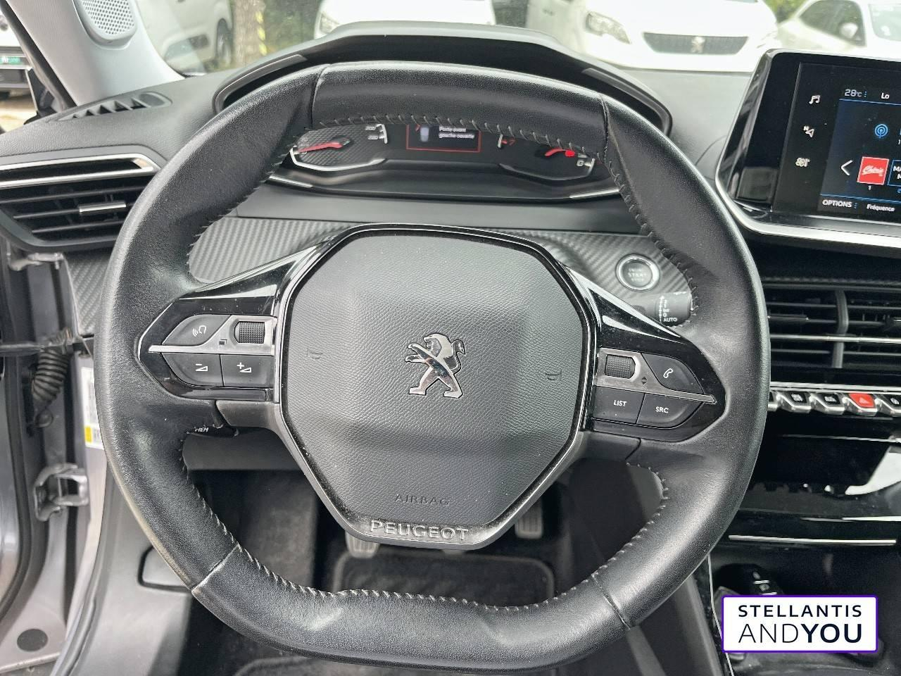 Peugeot 2008 puretech 100 s&s bvm6 allure — photo 15