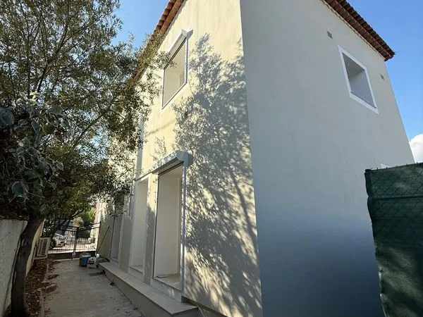 Appartement type 3 pièces St Laurent du Var