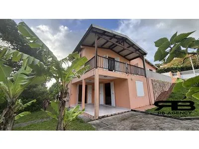 Villa F5 avec suite parentale, kiosque et jardin arboré - Bal