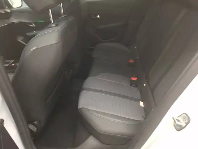 Peugeot 208 puretech 100 s&amp;s bvm6 — photo 11