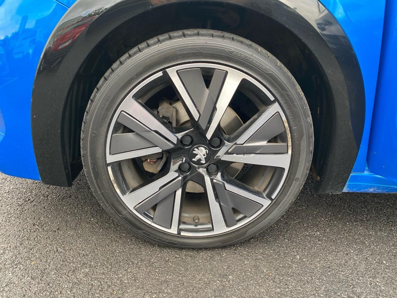 Peugeot 208 1.5 bluehdi 100ch s&s gt line — photo 11