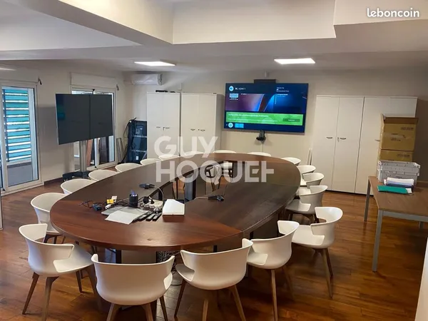 Bureaux 163 m² SAINT DENIS