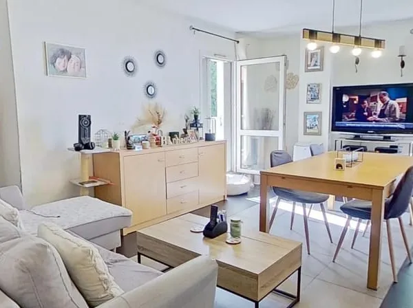 DIJON-SUD : LONGVIC, Appartement à vendre 4 pièces 82 M², 3 CHAMBRES,CAVE ET PARKING SÉCURISÉE ET CA