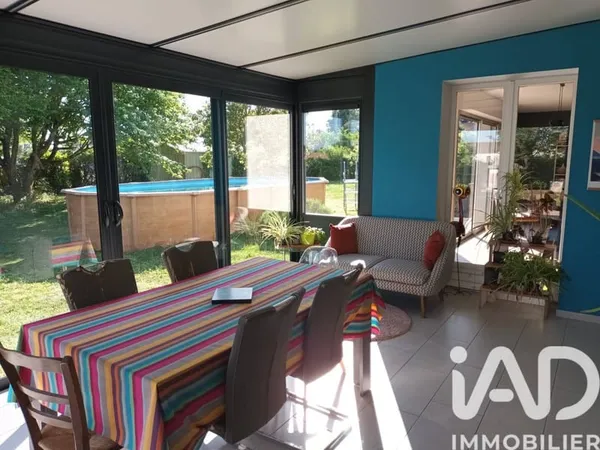 Maison de plain-pied 9 pièces 179 m²