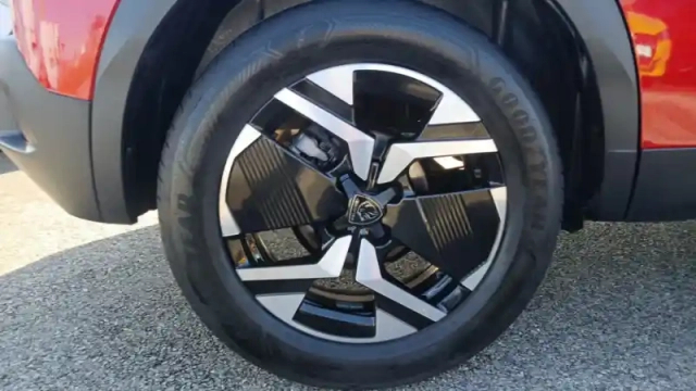 Peugeot 2008 puretech 130 s&amp;s eat8 — photo 49