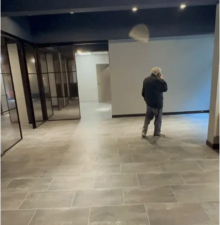 Boutique 2 pièces 350 m²