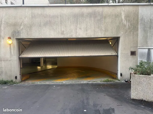 Location parking Courbevoie