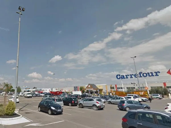 Local commercial 547 m² MABLY