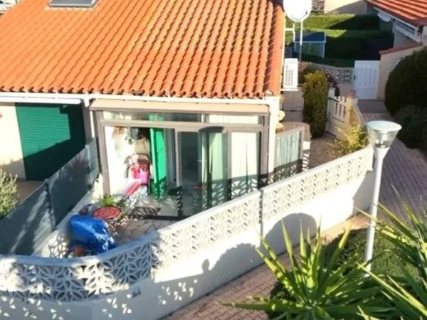 Maison 3 faces proche commerces et de la mer