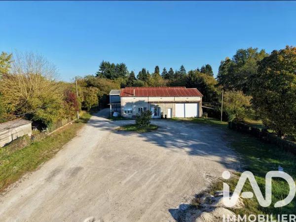 Local commercial 1 pièce 760 m²