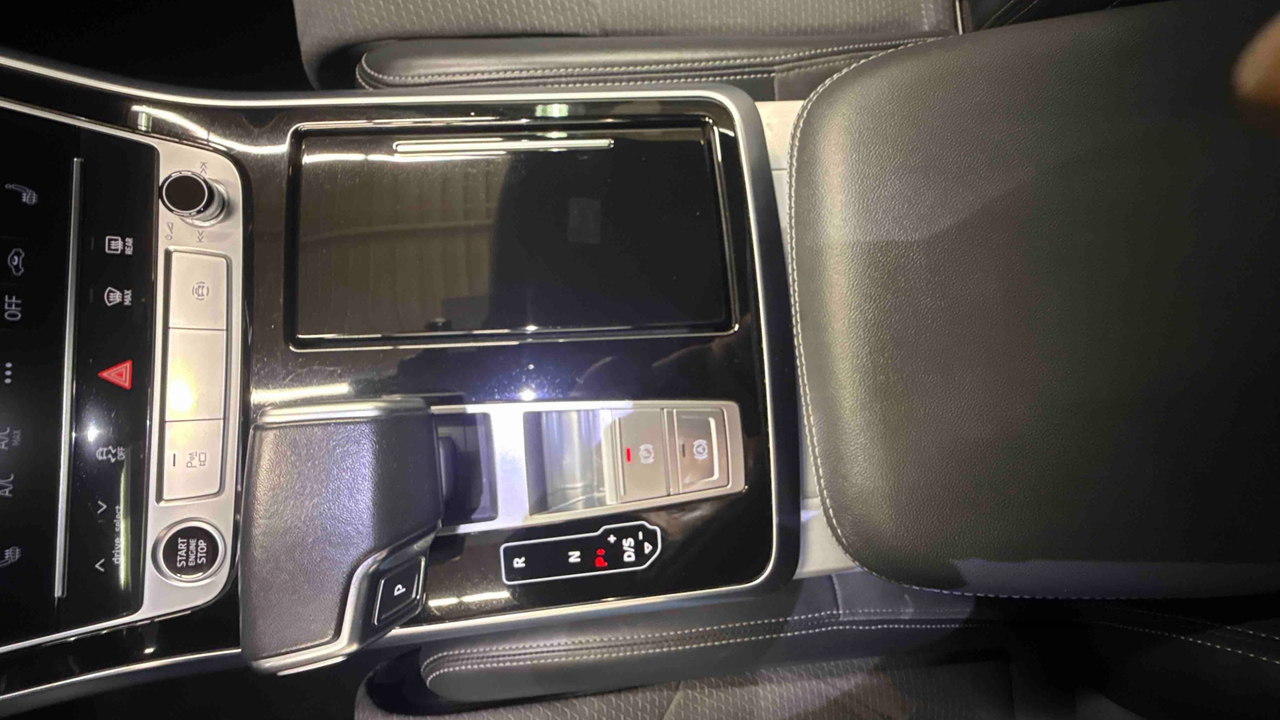 Audi Q7 60 TFSI e 462 Tiptronic 8 Quattro — photo 20
