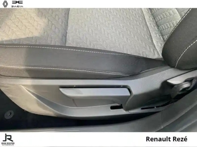 Renault Clio 1.0 tce 90ch evolution — photo 10