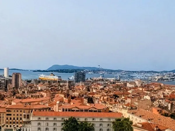 Bureau ou logement vue mer panoramique en plein centre-ville de Toulon