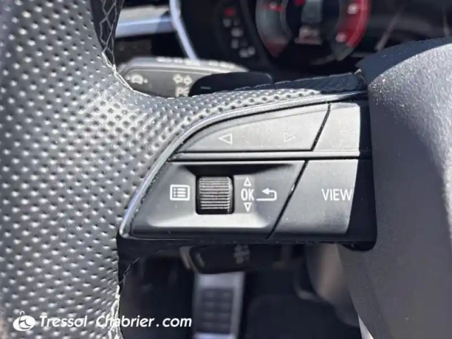 Audi Q3 35 tdi 150 ch s tronic 7 s line — photo 22