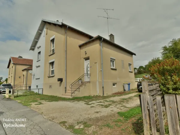 A proximité de la Belgique, maison avec jardin.