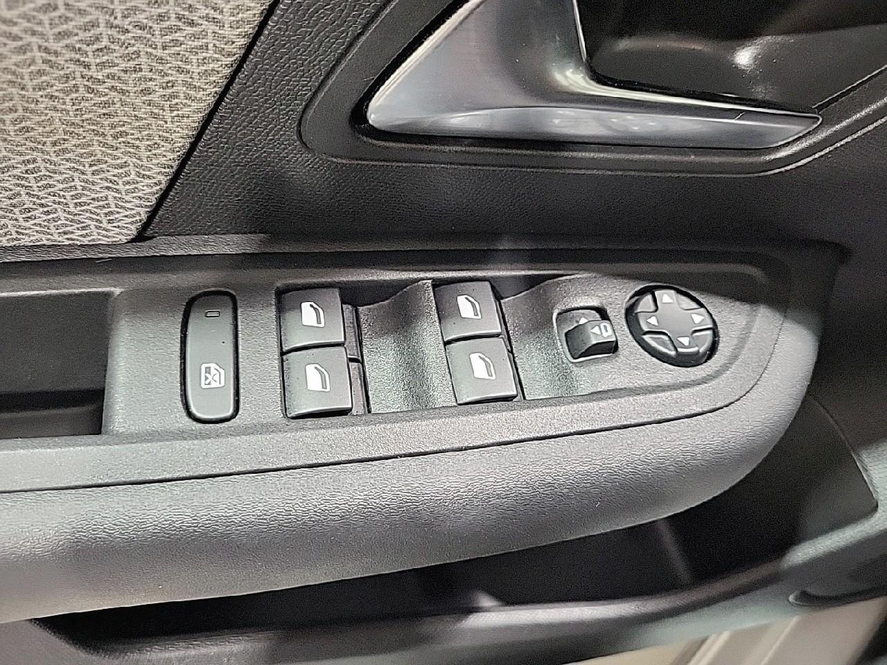 Citroën C4 puretech 100 s&s bvm6 feel — photo 23