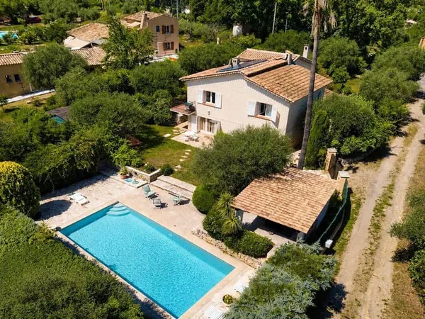 Villa 4 pièces 140 m²
