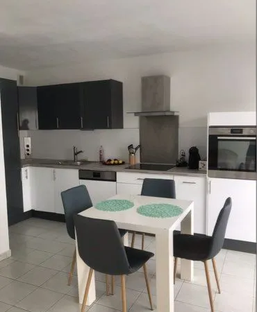 Appartement T2/ 50 m2 + terrasse +piscine + garage