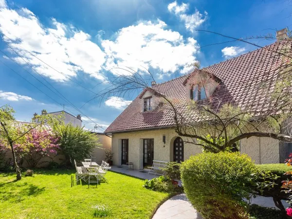 Maison 5 pièces 200 m²