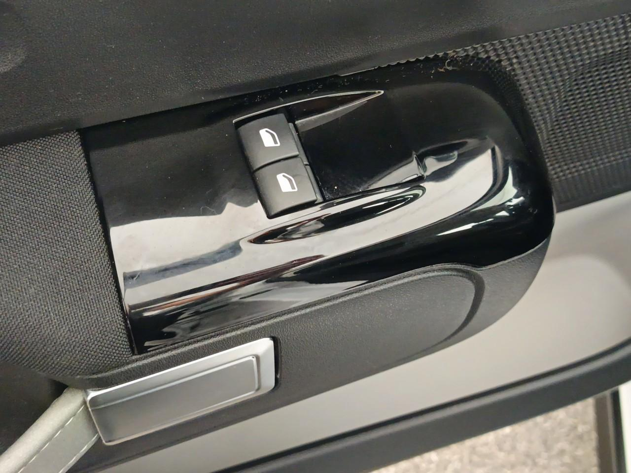 Citroën C3 puretech 110 s&s eat6 shine — photo 21