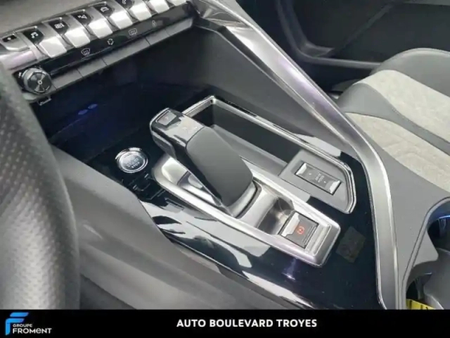 Peugeot 3008 hybrid 225ch gt e-eat8 — photo 29