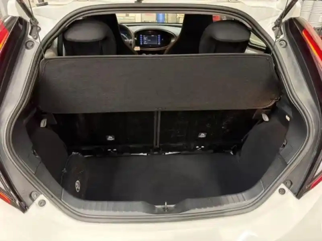 Toyota Aygo X 1.0 vvt-i 72ch dynamic — photo 12