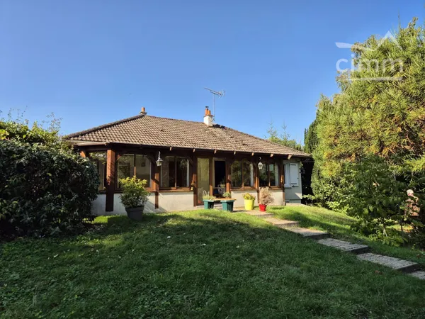 À VENDRE – Maison familiale de plain-pied avec sous-sol total à MER (41)