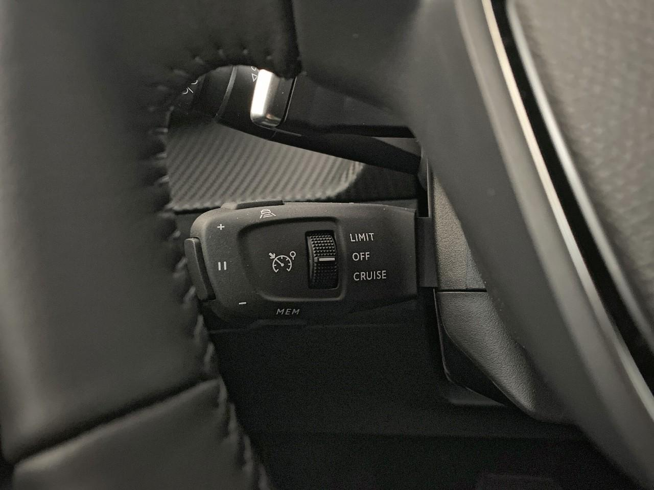 Peugeot 2008 hybrid 145 ch e-dcs6 allure — photo 20