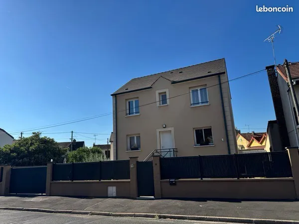 Maison individuelle construite en 2020 / 91m2 + sous sol