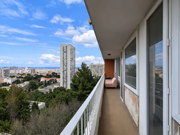 APPARTEMENT T4 86M2 AVEC GRAND BALCON