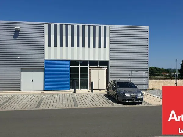Local commercial 300 m² AZAY-LE-BRÛLÉ