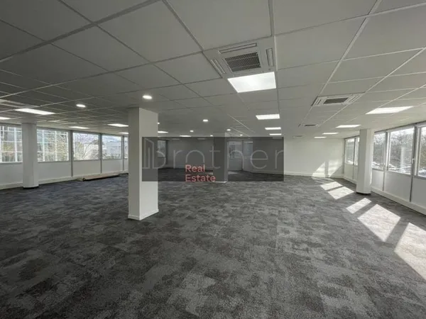 Bureaux 2649 m²