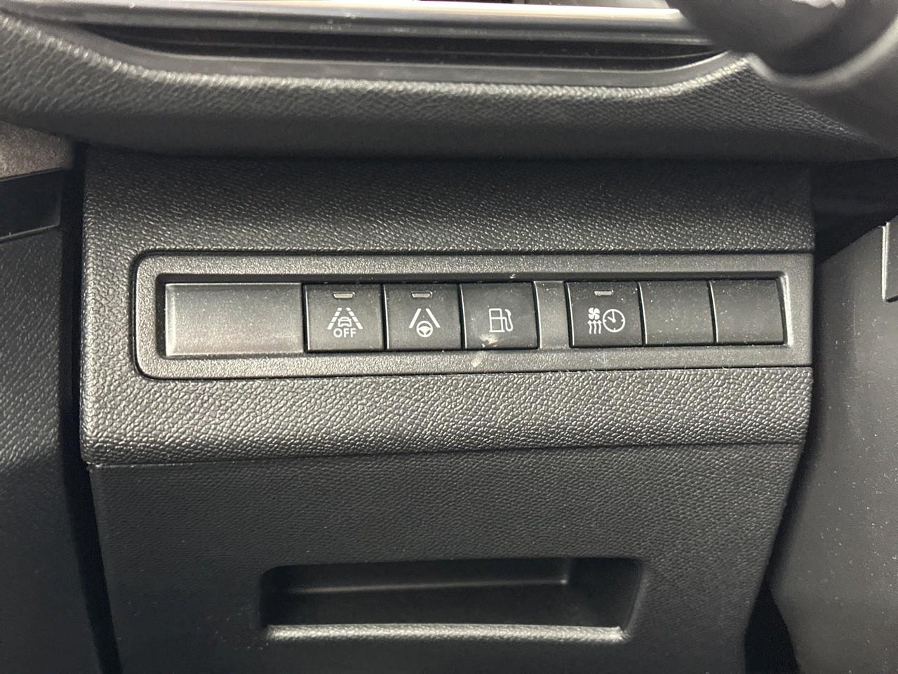 Peugeot 3008 hybrid 225 e-eat8 gt — photo 17