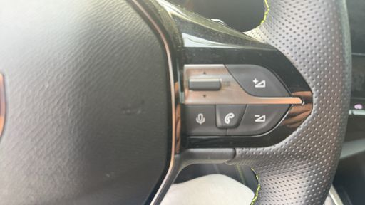 Peugeot 308 1.2 PureTech 130 EAT8 - GT – 2023 – 41992 km – Essence – Boîte Automatique — photo 4