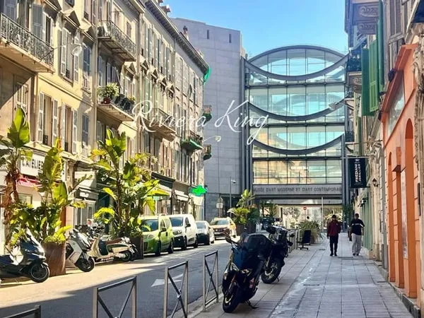 APPARTEMENT et STUDIOS RÉNOVÉS AU CŒUR DE NICE
