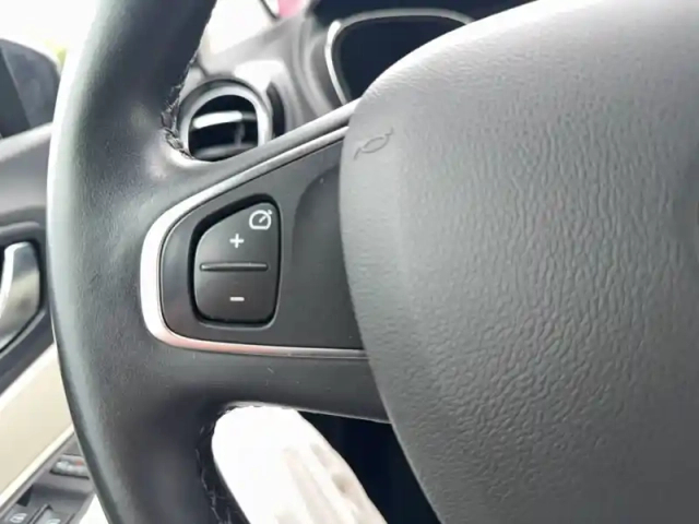 Renault Captur tce 150 fap edc — photo 45