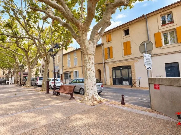 Local d’activité et entrepôt Location Capestang 90m² 850€