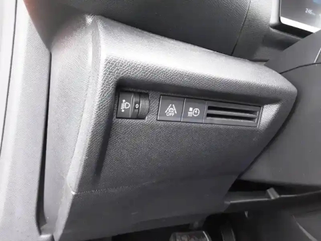 Citroën C4 e- 136 ch automatique — photo 24